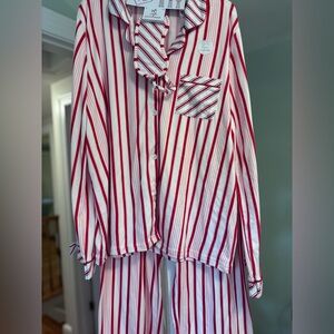 NWT-🎄🎅🏻TAHARI Women’s 3 Piece Pajama Set